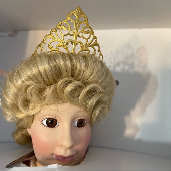 ROCK and ROLL DOLL Collection Princeton Gallery Chantilly Lace Porcelain In Box - Picture 5 of 11